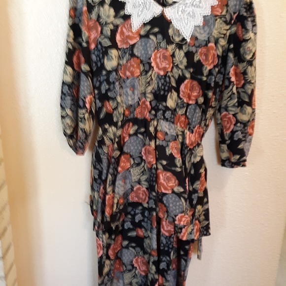 Desss - Picture 1 of 2